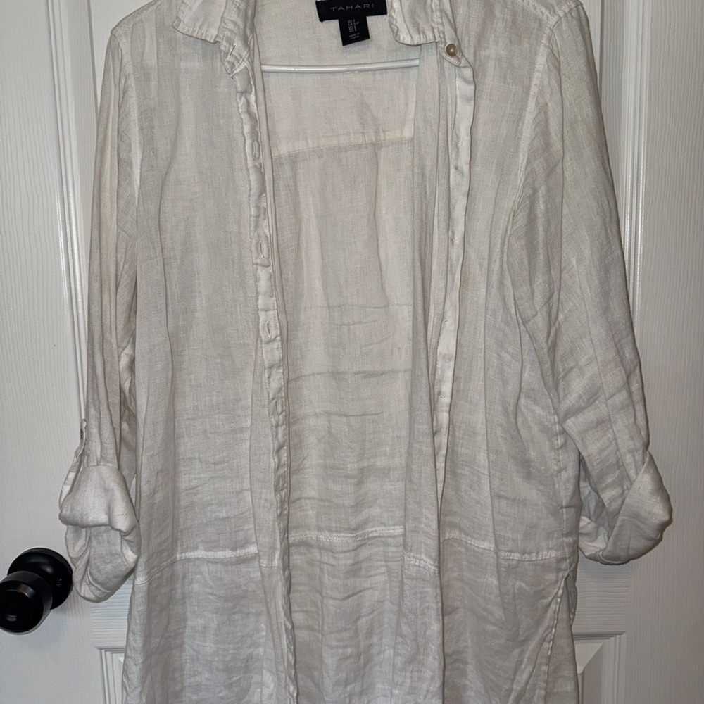Tahari Cream Long Sleeve Blouse